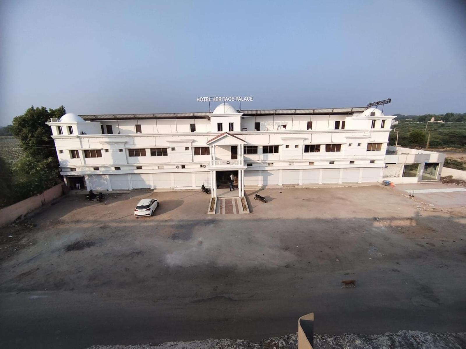 Hotel Heritage Palace Bhuj Extérieur photo